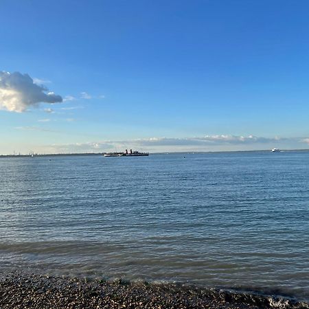 Cliffhanger 18 Castle Road Cowes  Bagian luar foto