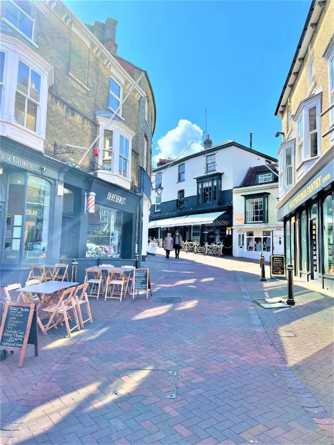 Cliffhanger 18 Castle Road Cowes  Bagian luar foto
