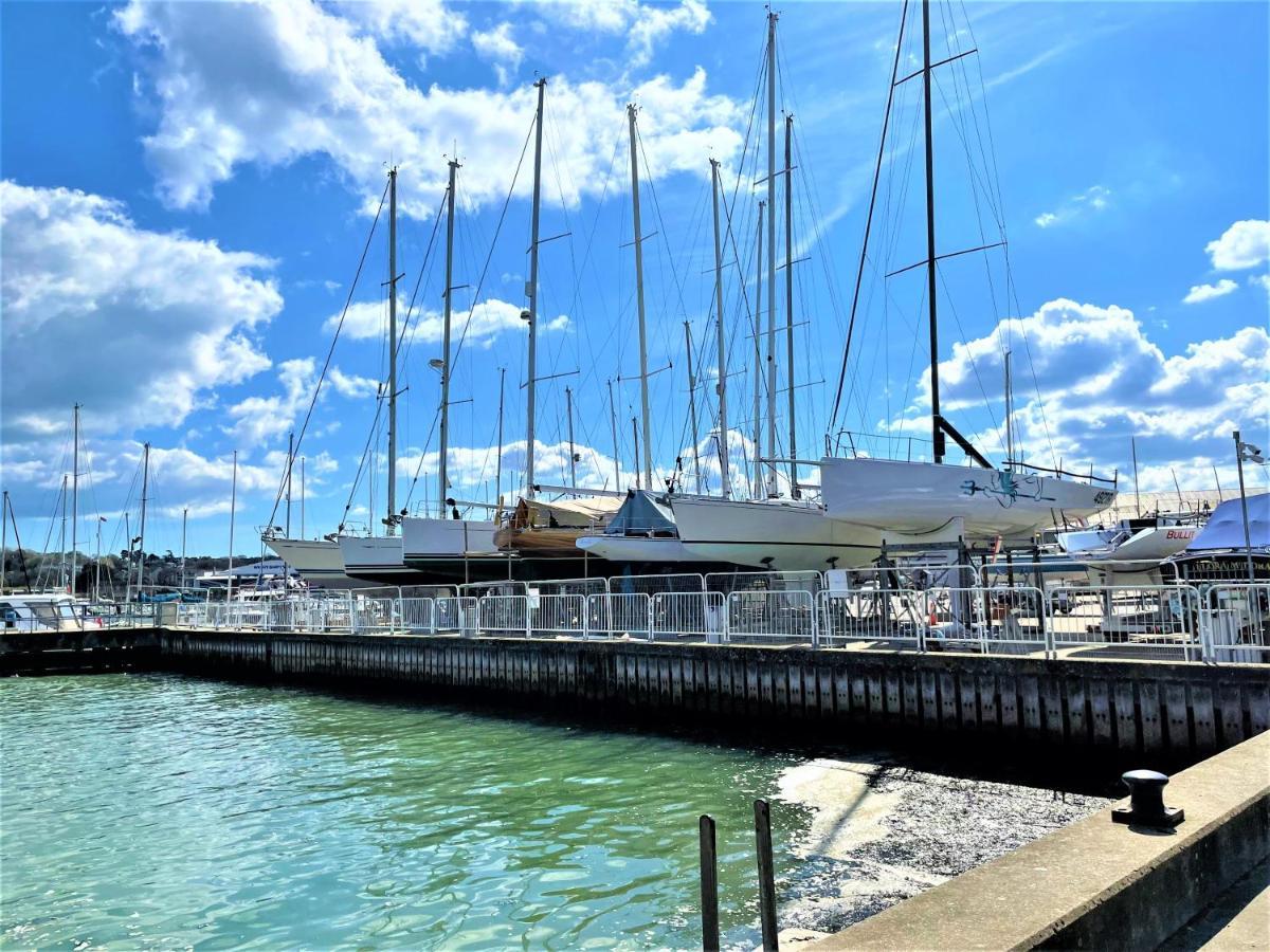 Cliffhanger 18 Castle Road Cowes  Bagian luar foto