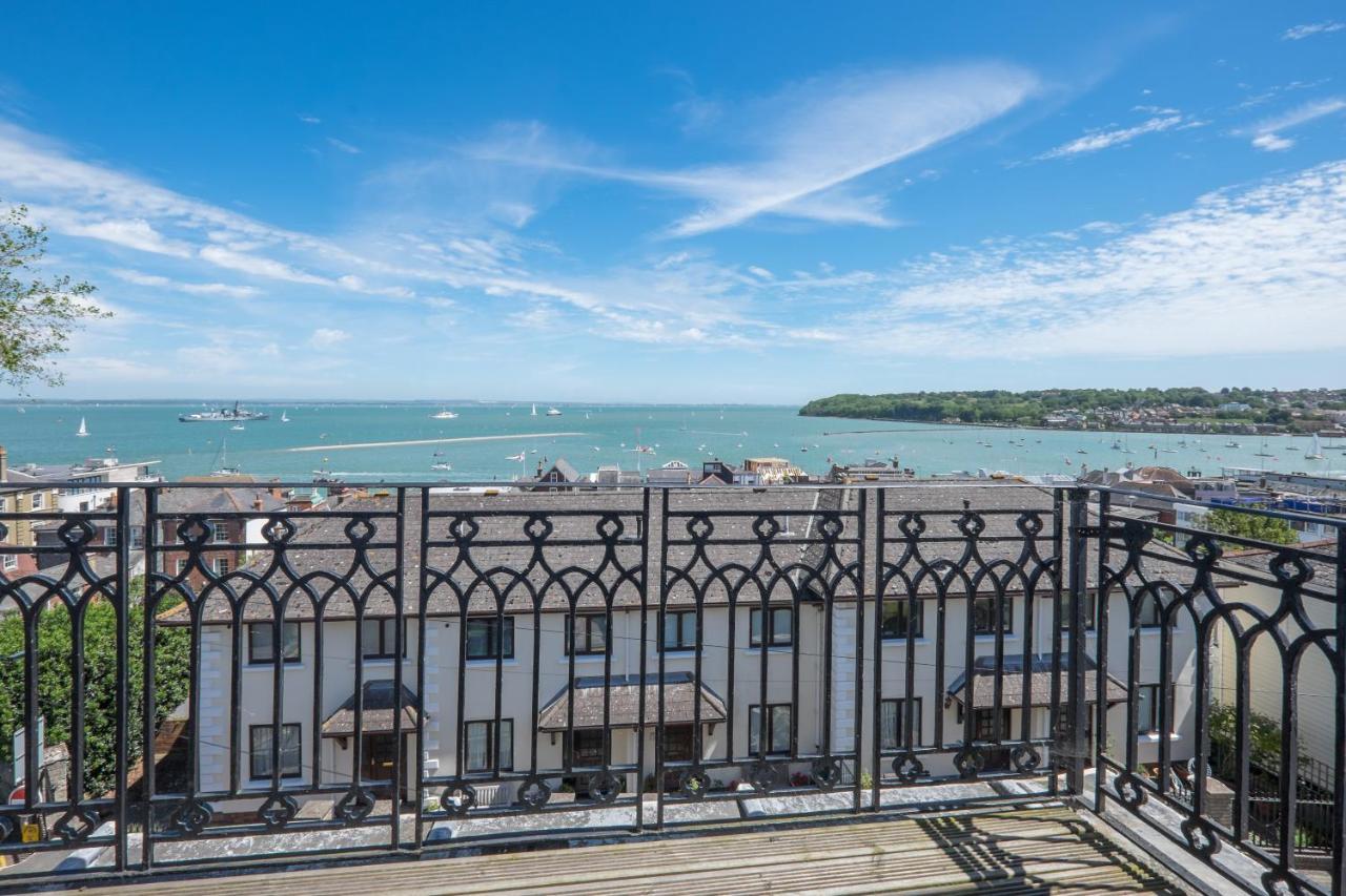 Cliffhanger 18 Castle Road Cowes  Bagian luar foto