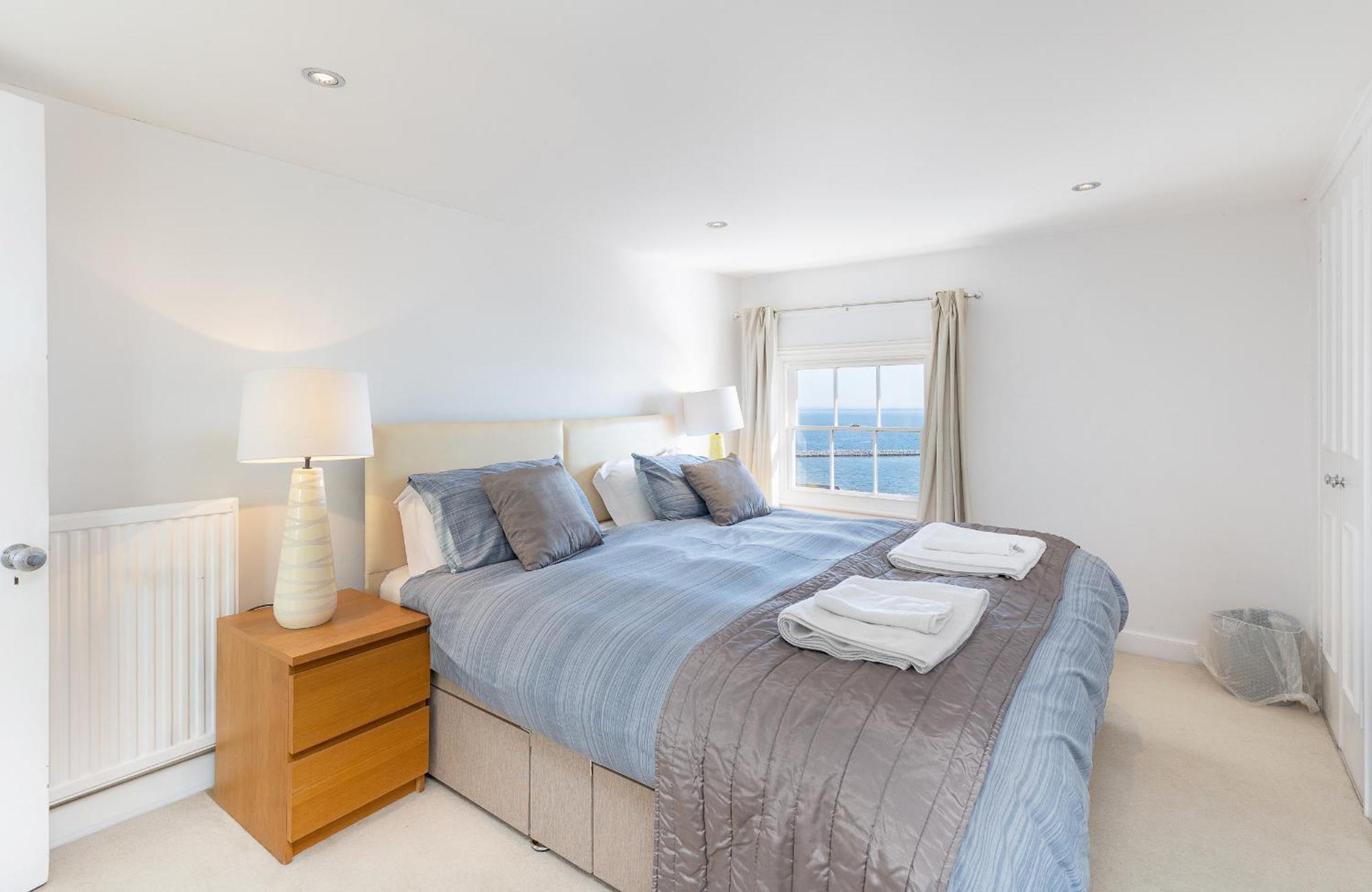 Cliffhanger 18 Castle Road Cowes  Bagian luar foto