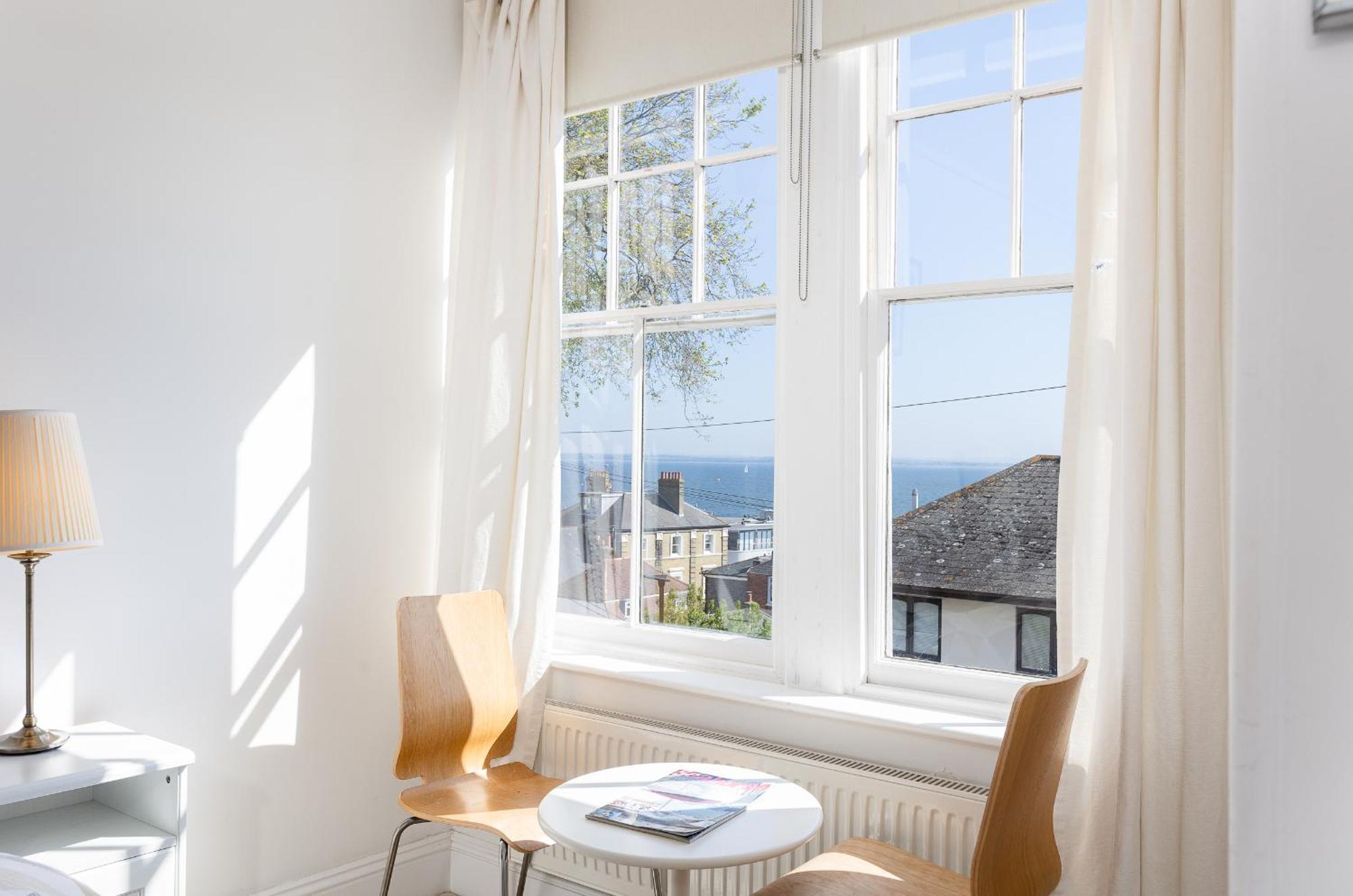 Cliffhanger 18 Castle Road Cowes  Bagian luar foto