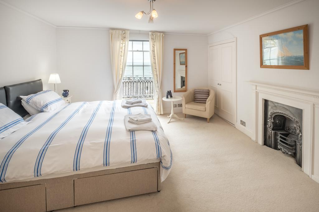 Cliffhanger 18 Castle Road Cowes  Bagian luar foto